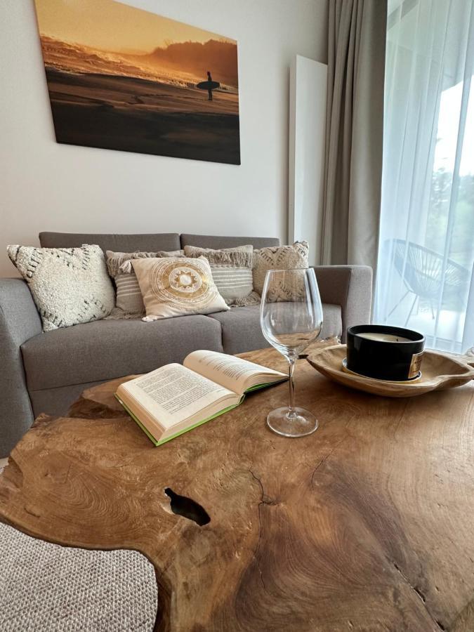 Shelter Luxury Apartament Рогово Экстерьер фото